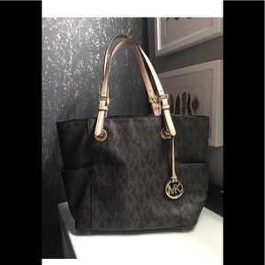 Michael Kors Monogram Jet Set Tote